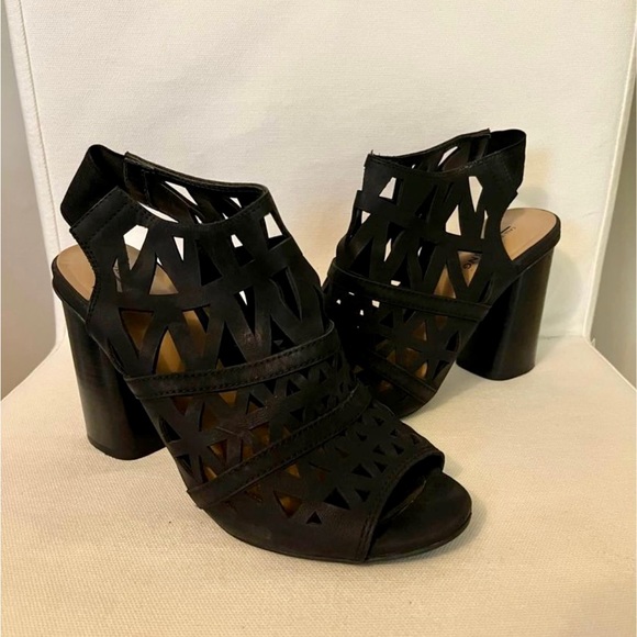 CALL IT SPRING Sandal Heel 7.5 black like new - Picture 2 of 3
